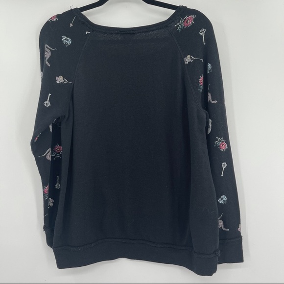 TORRID MULTI SKULL KEY PRINT SLEEVE SWEATSHIRT - Picture 9 of 9